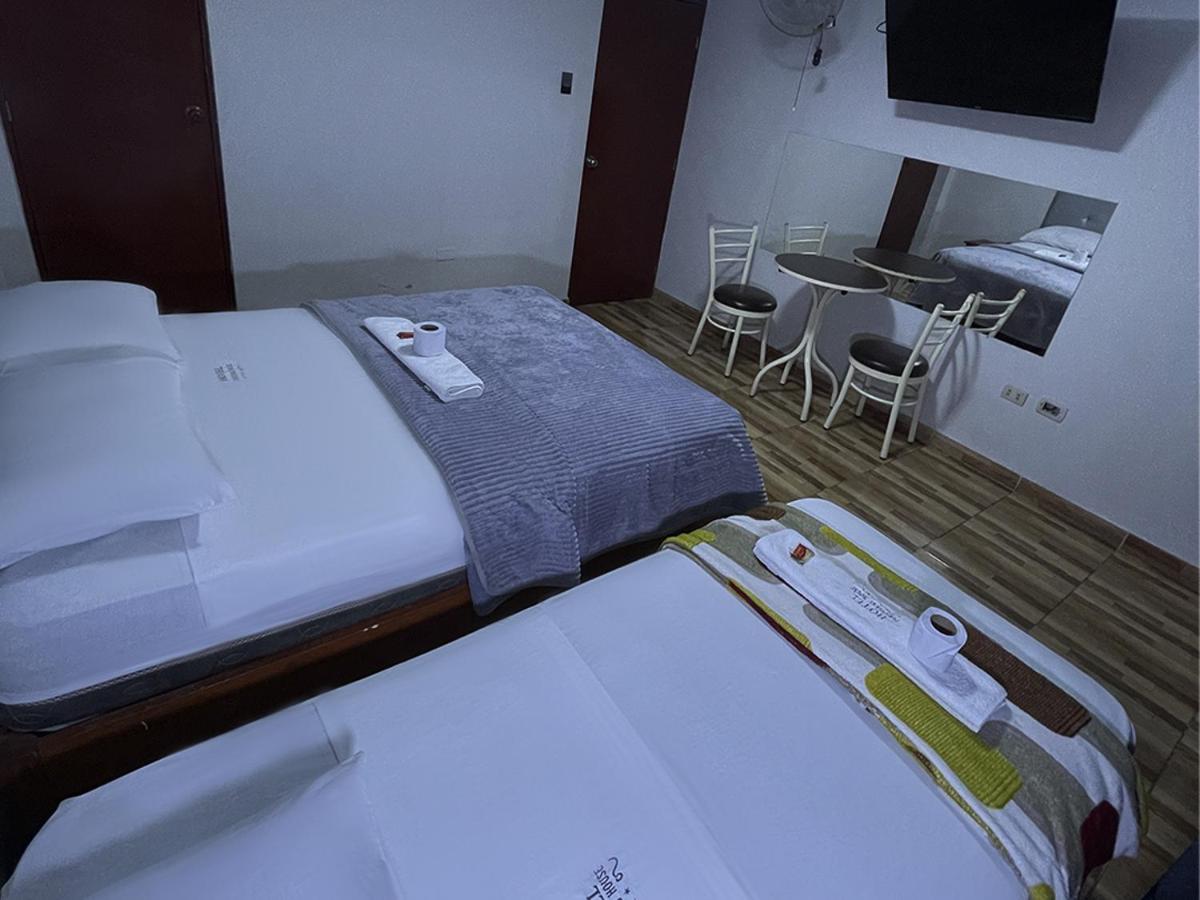Hotel Peruvians House Callao 外观 照片