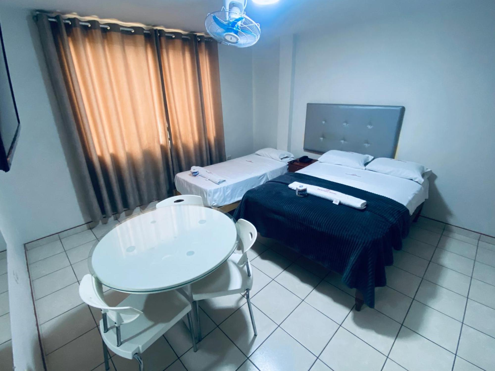 Hotel Peruvians House Callao 外观 照片